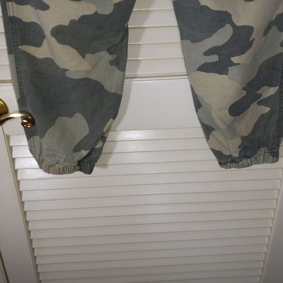Aerie Cargo Joggers Medium Pull On Elastic Waist Ankle Green Camo Camouflage - Picture 9 of 15